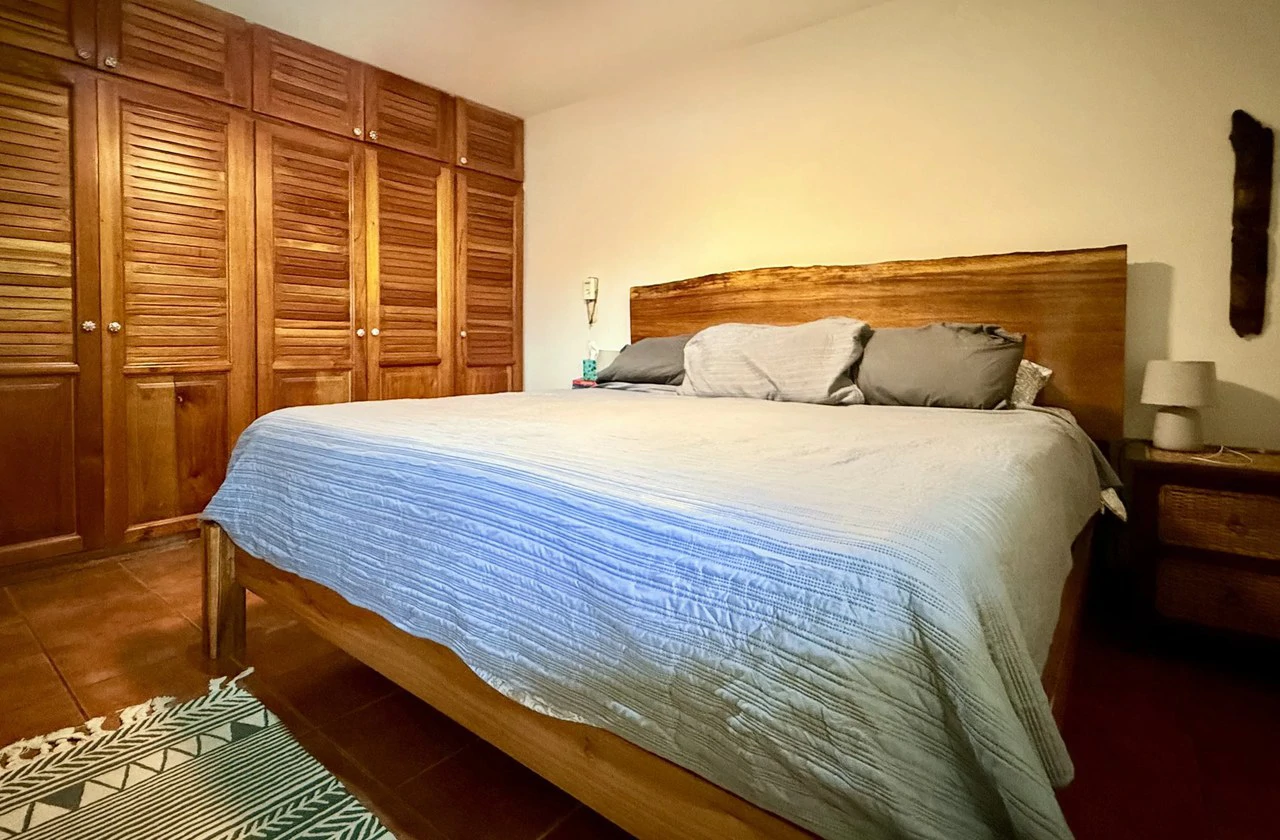 Tropical Villa 519: $629,950 USD Gated Los Delfines Golf & Country Club Beachfront Village. 5 min walk to Swimming beach in Bahia Ballena on the Southern Nicoya Penisula - Gallery image 40