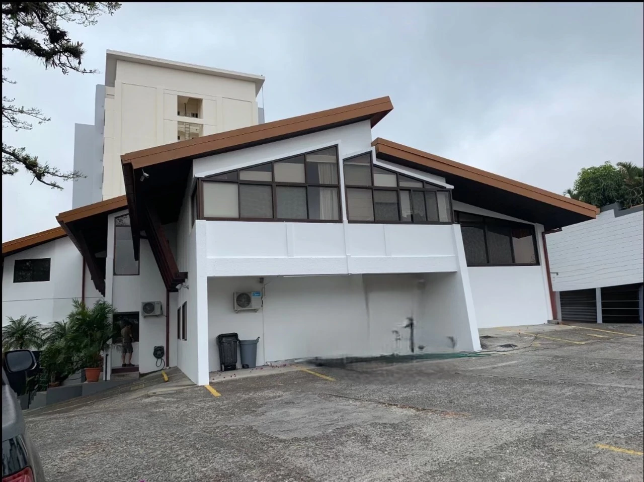 Sabana Sur: Mixed Use Building For Sale in Mata Redonda - Gallery image 2