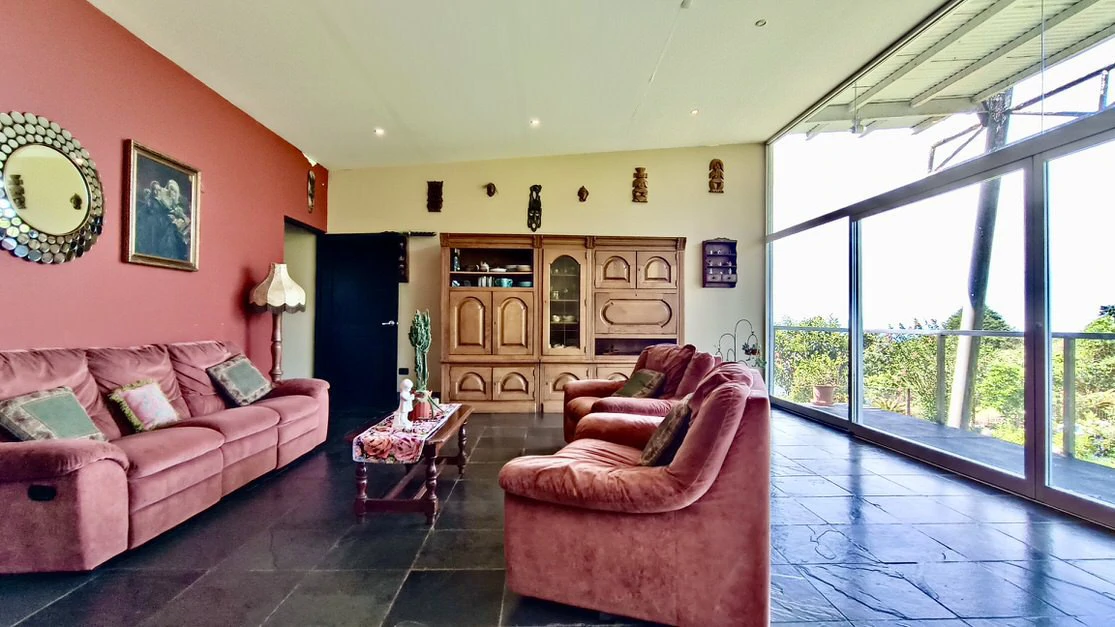 House for sale in Costa Rica: Unique Industrial style house for sale in San Isidro Heredia - Gallery image 12