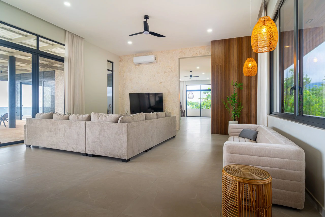 Lion's Gate Sunset Estate - Gallery image 85