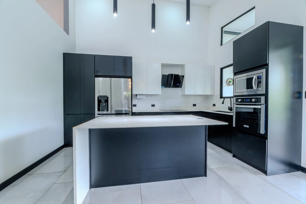 Modern Home in Pérez Zeledón | 3 bedroom, 2 bathroom - Gallery image 8