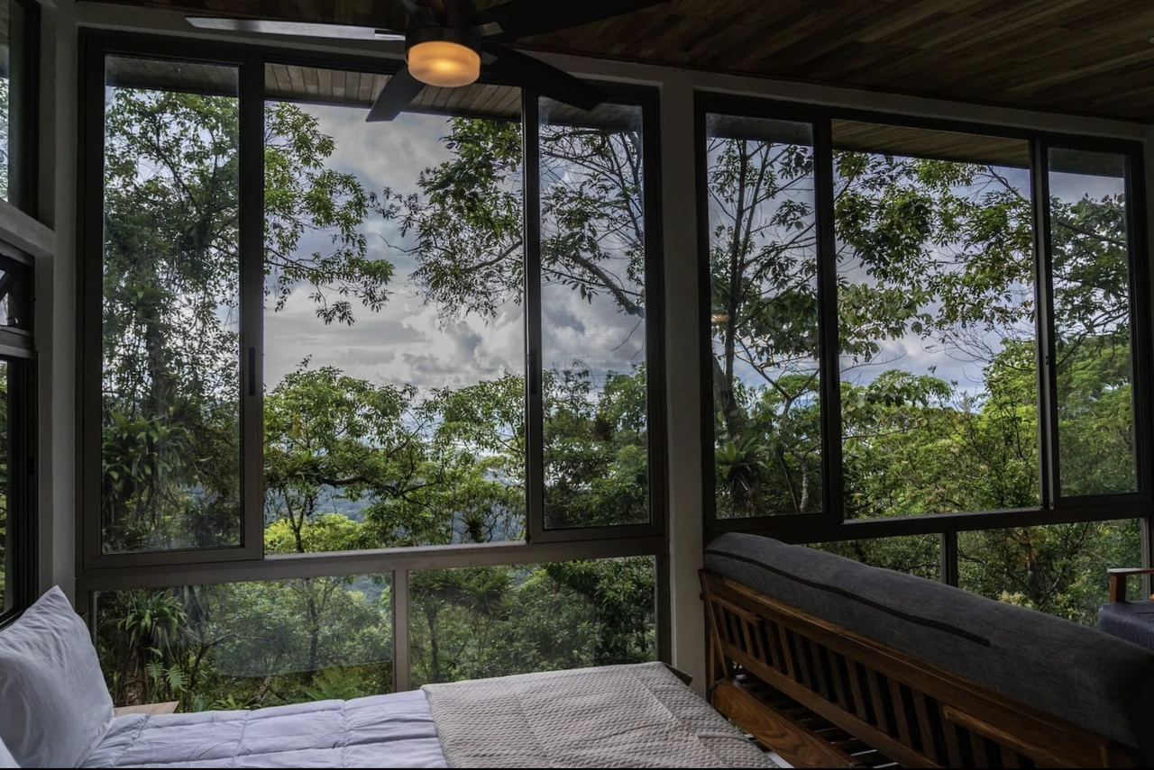 3 bedroom house with swimming pool & 2 Jungle Studios. - Gallery image 27