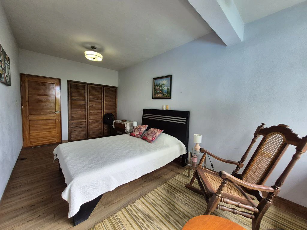 Casa Del Toro: Charm and Serenity in the Hills of Hojancha – 5-Bedroom House with Pool and Bungalow - Gallery image 22