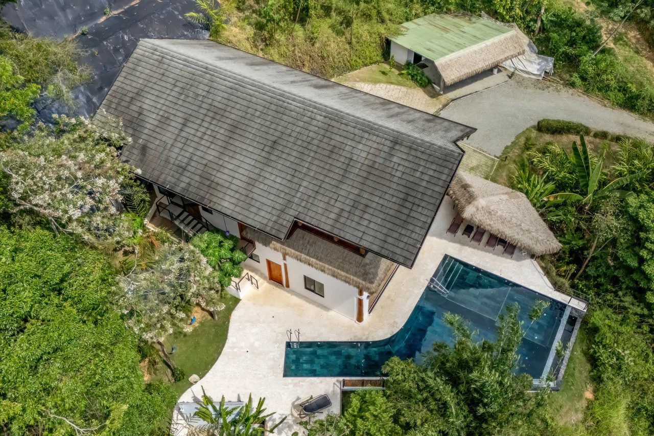 1.25 ACRES – 4 Bedroom Luxury Ocean View Home In Gated Community With Amazing Pool, Yoga Deck, Easy Access! Owner Financing Available!! - Gallery image 29