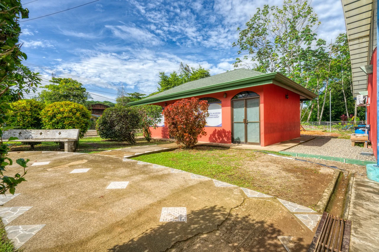 THRIVING SPORTS AND COMMERCIAL BUSINESS WITH OWNER FINANCING OPTION: Rincon Uvita - Gallery image 9