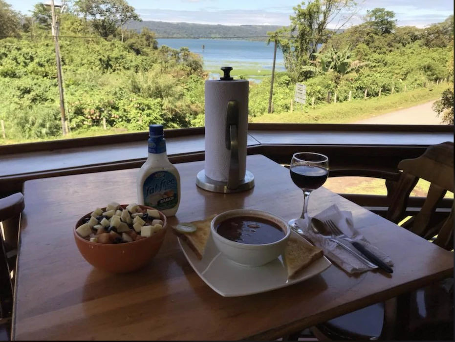 Howlers Bar n Grill: Well Established Bar and Restaurant For Sale in front of Lake Arenal. - Gallery image 10