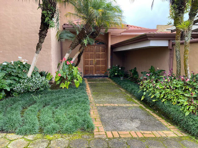 Villa For Sale in San Luis - Gallery image 2
