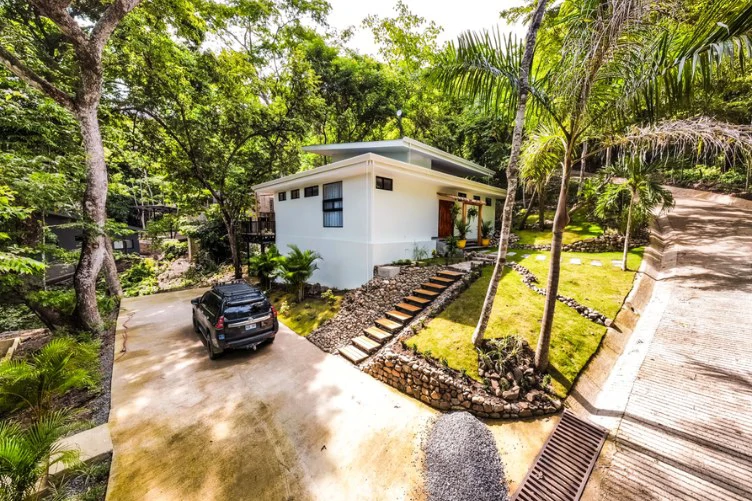 Coco: 3-Bedroom Forest-Side Home Near Playa Pájaros - Gallery image 36