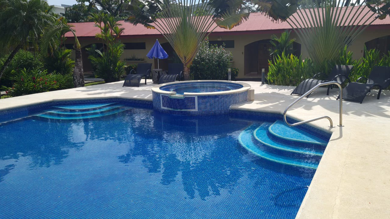 A Pristine 3-Star Jacó Gem Hotel with prime location and a history of excellence - Gallery image 2