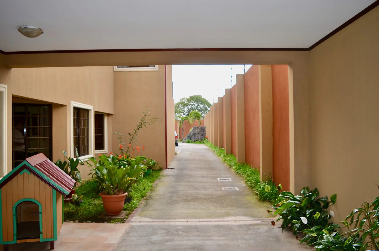 Gorgeous 4 Bedroom house for sale in Santo Domingo de Heredia - Gallery image 28