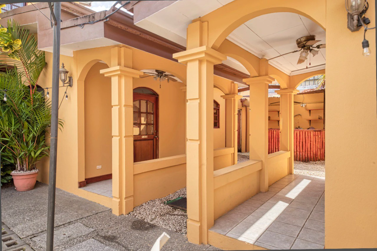 Price Reduced! Income-Generating Property in Costa Rica – Turnkey & Active Rental Business - Gallery image 4
