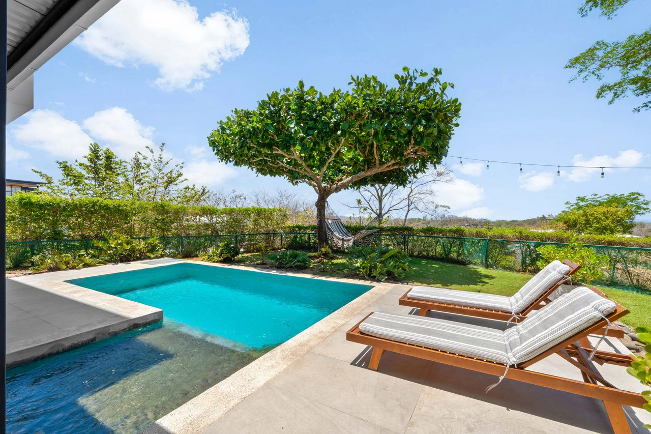 Casa Hijau: Modern Ocean-View Surf Home in Marbella - Gallery image 14