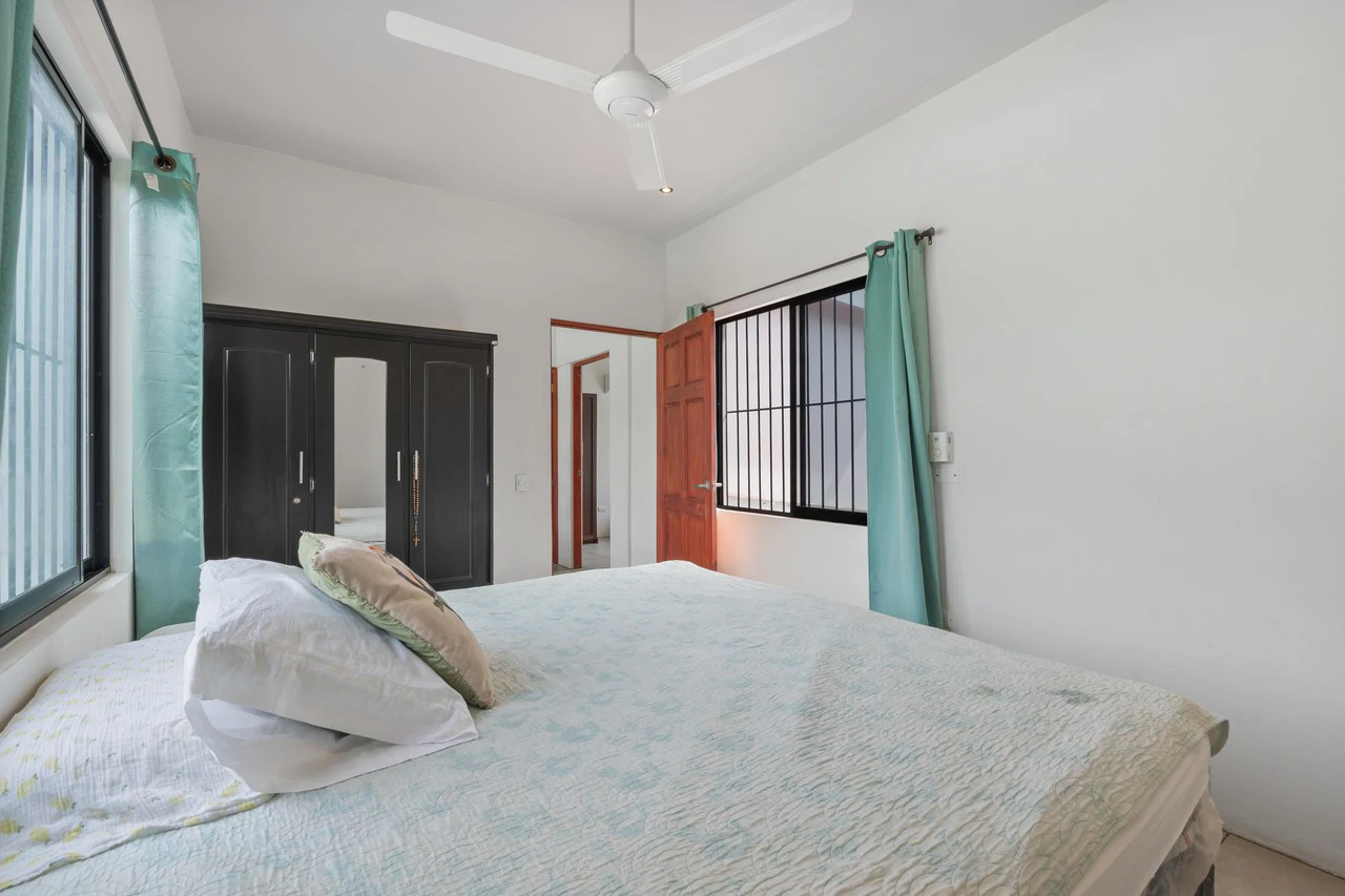 Rare Residential + Commercial: Investment Combo on Key Corridor - Gallery image 19