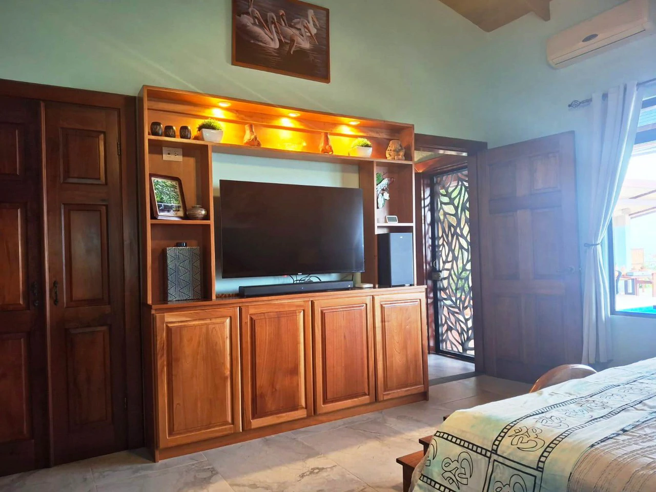 Casa Pristine Elegance: A Rare Costa Rican Estate with Unobstructed City-to-Ocean Views! - photo 19