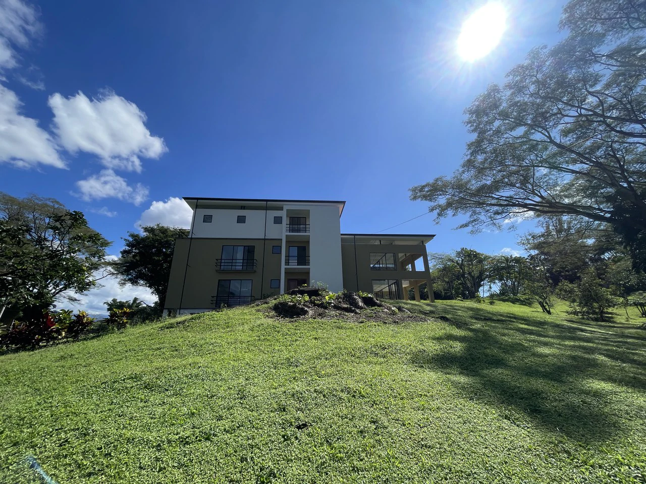 La Garia 3 floors modern: Magnificent Luxury Estate with Gardens in La Garita, Alajuela - Gallery image 8
