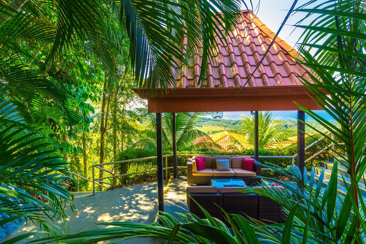 Popular 20-room Boutique hotel /retreat. Stunning ocean views - Gallery image 16