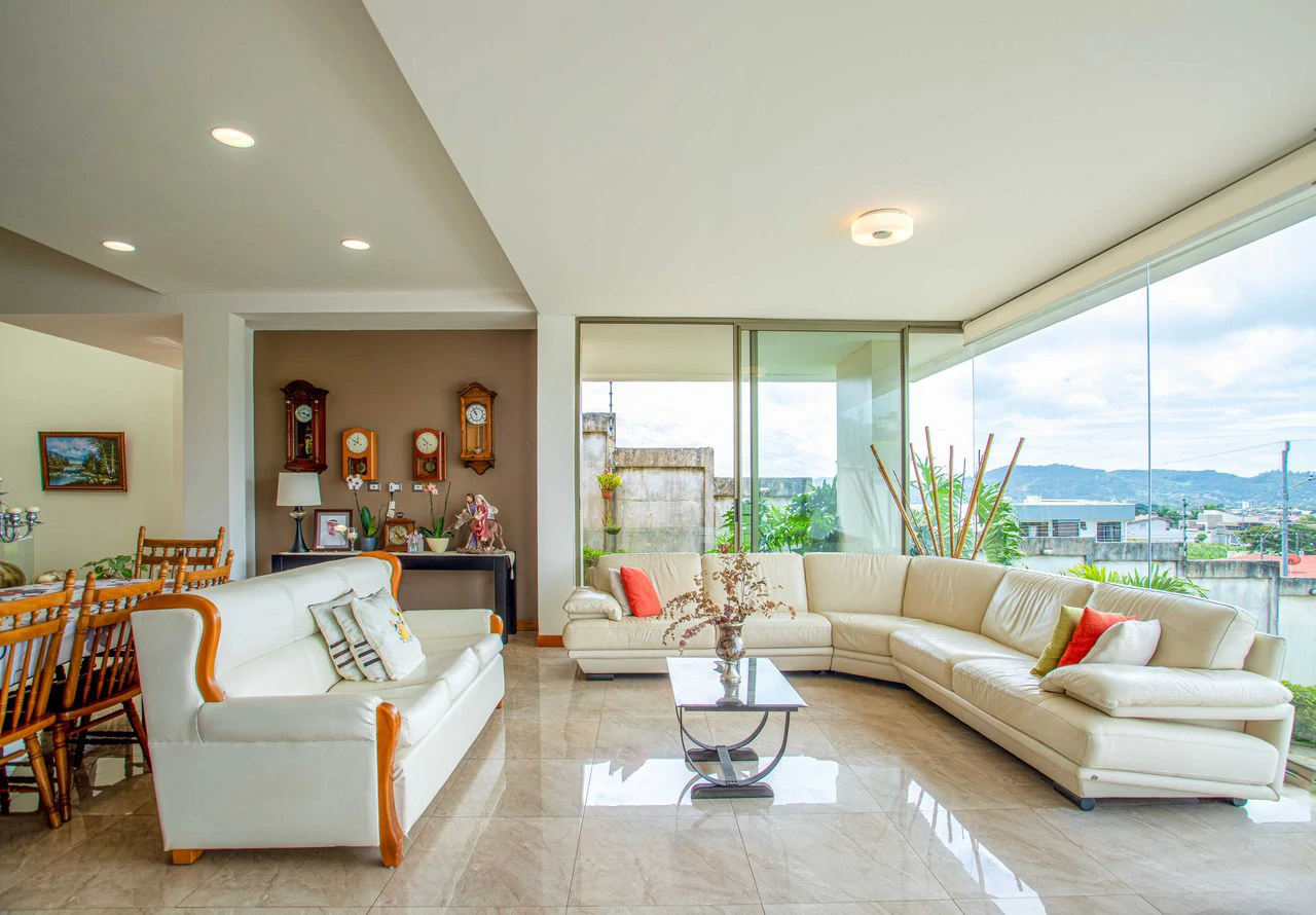 Exclusive 3-Level House in Los Tucanes, San Ramón, Costa Rica - Gallery image 9