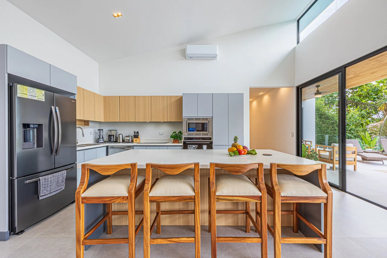Luxury, Comfort & Investment Potential – Ocean-View Home in Uvita - Gallery image 11