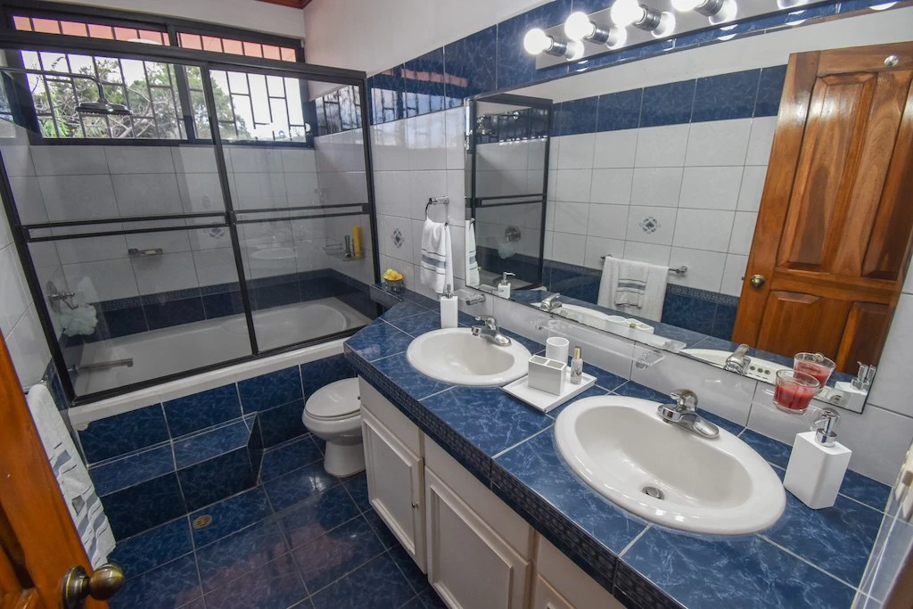 House For Sale in San Antonio - Gallery image 32