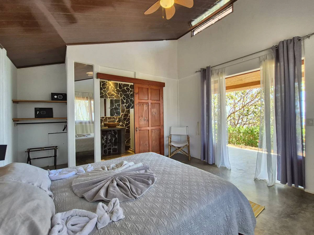 Peaceful Retreat Hotel & Restaurant: Unique Boutique Hotel with Restaurant & Bar - Panoramic Ocean and Mountains Views near Playa Carrillo - Gallery image 21