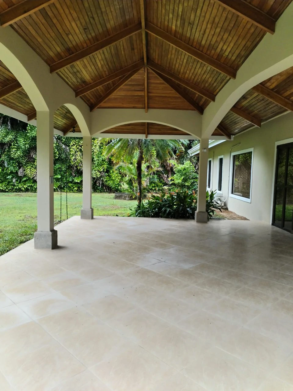 Amazing Home on Huge Lot Near the Beach - Gallery image 5