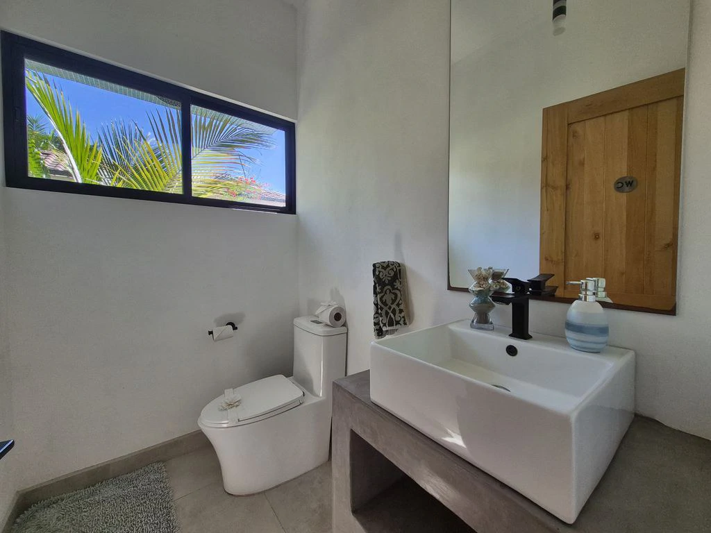 Casa Joya: Turnkey Modern Home with pool – Prime Location & Rental Income - Gallery image 16