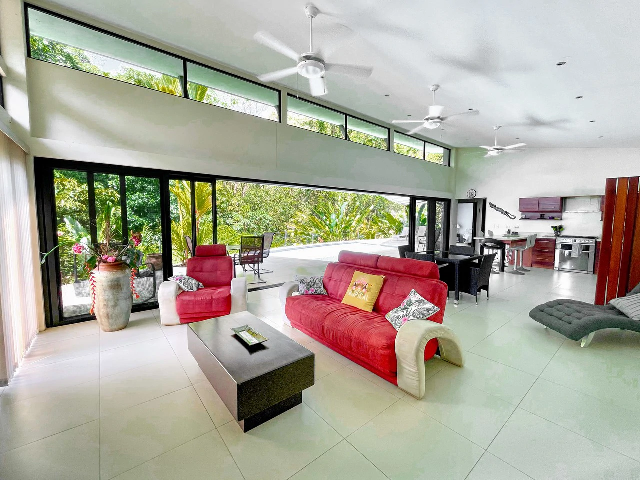 2.24 ACRES – 7 Bedrooms Ocean View Boutique Hotel With Two Pools, 5 Minutes to Uvita, Multiple Rental Options!! - Gallery image 24