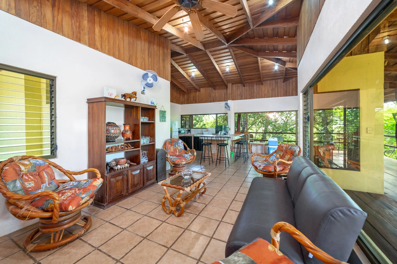 Picturesque Valley View Farm: 14 Acres, Home, Stables and More - Gallery image 9