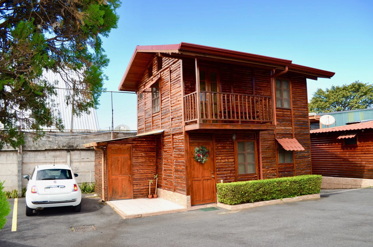 Beautiful investment property with cabins, house and apartments - Gallery image 10