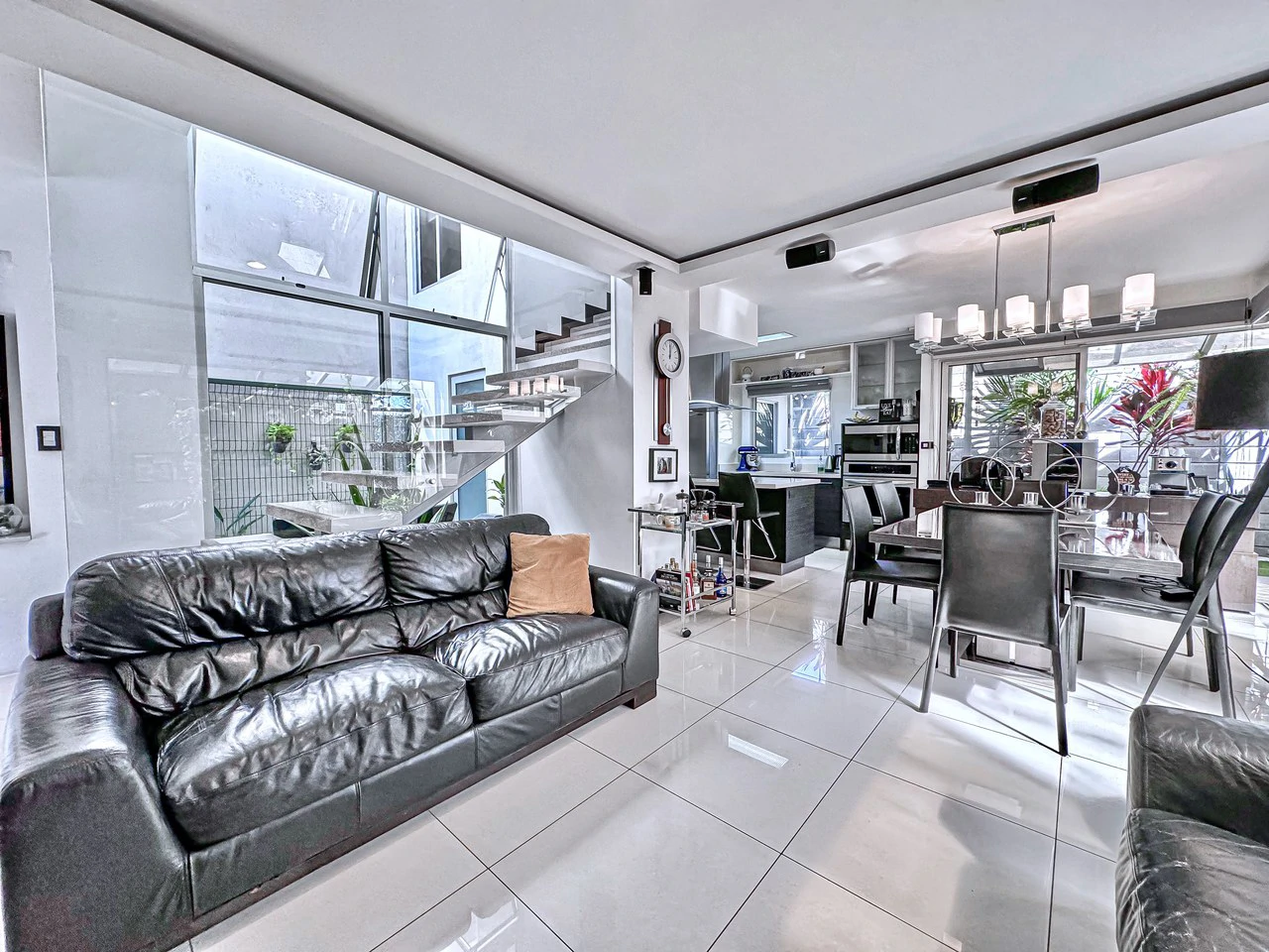 Casa Timeless: House For Sale in Rio Oro - Gallery image 4