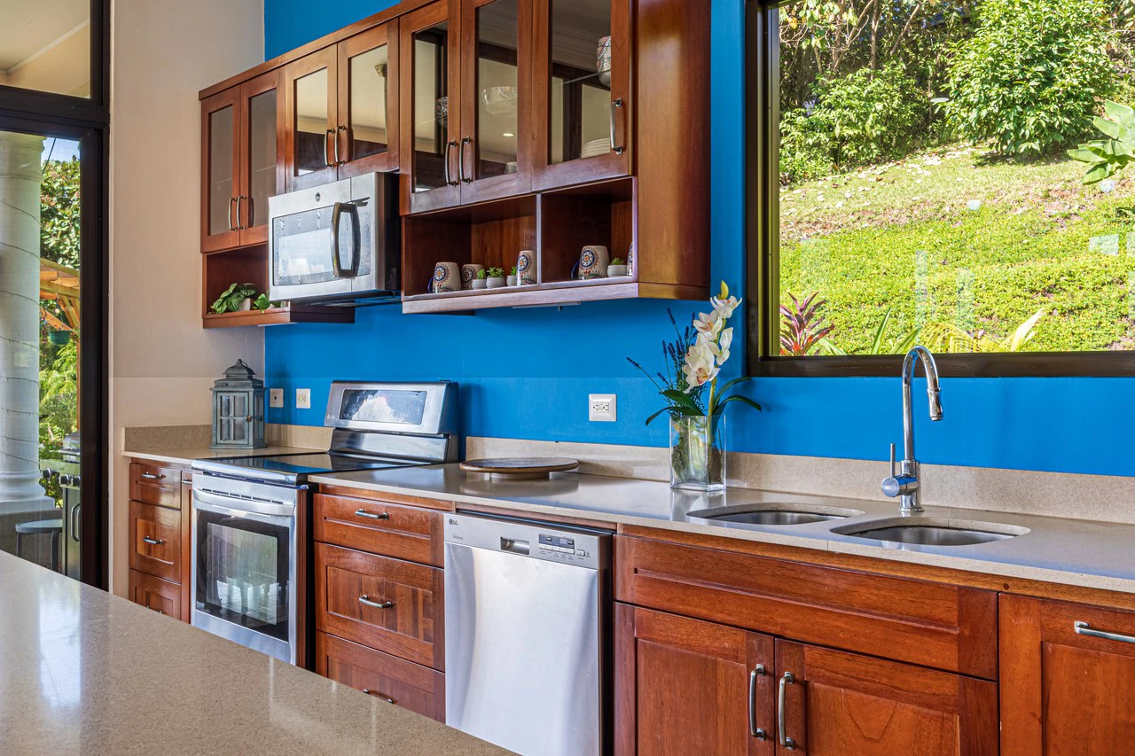 Luxury Ocean View Home with Infinity Pool in Hills of Portalon – Move-In Ready - Gallery image 14