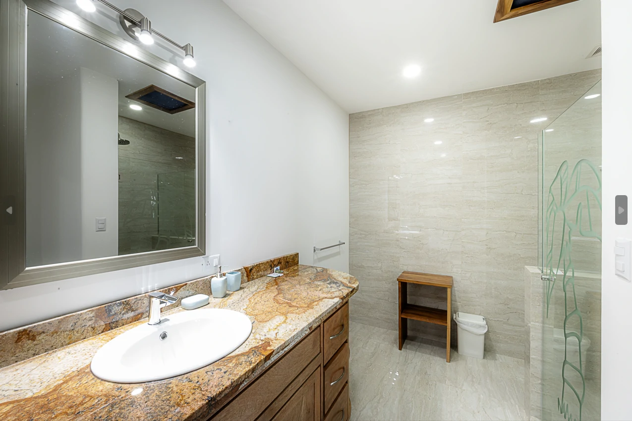 SELLER FINANCING AVAILABLE ! Luxurious Gated Condominium Community - Gallery image 20