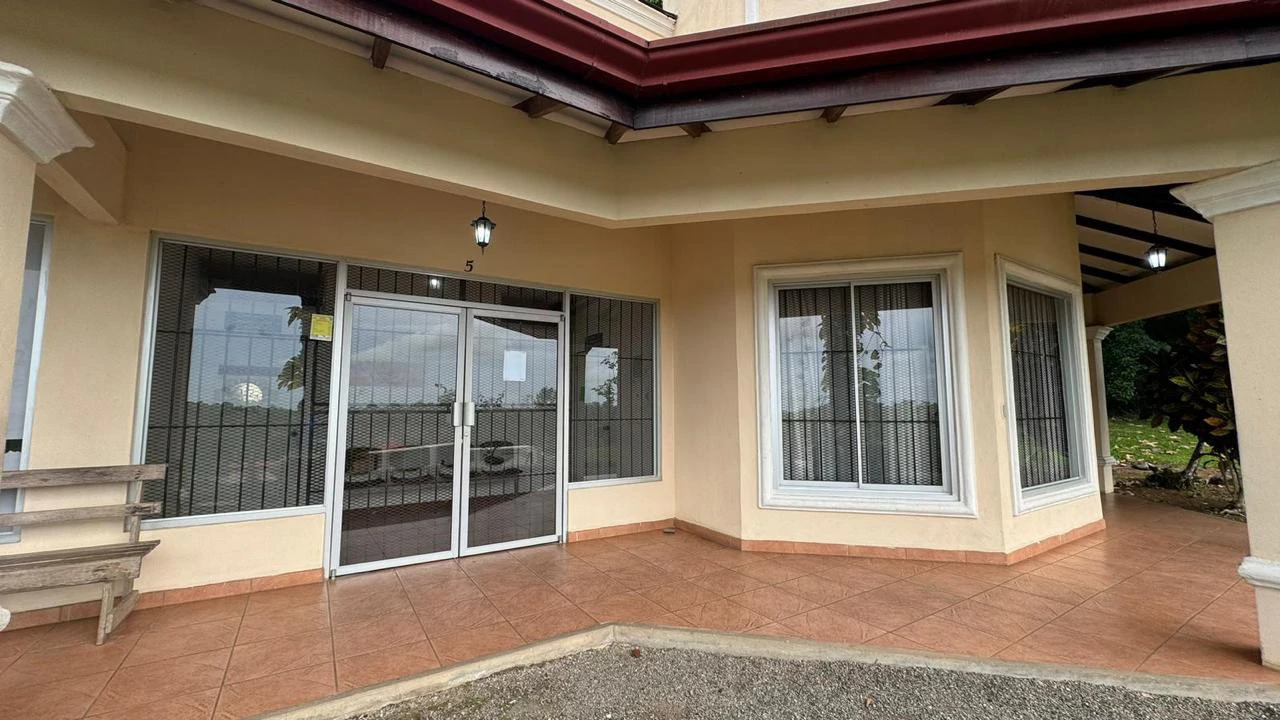 Solid investment in Limón: Consolidated commercial property in Siquirres: Mixed Use Building For Sale in Siquirres - Gallery image 4