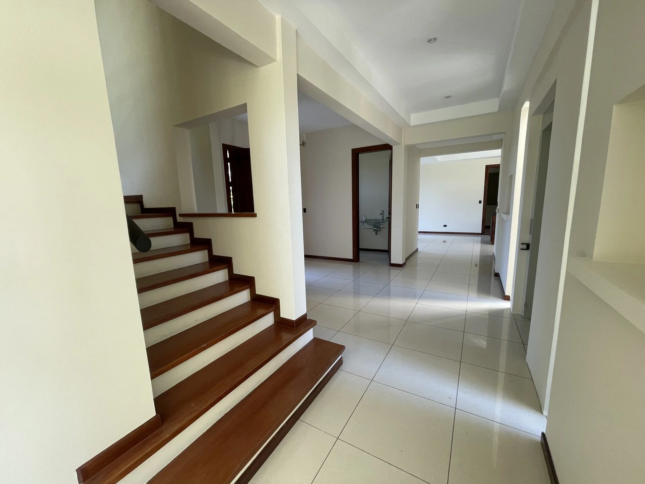 La Garia 3 floors modern: Magnificent Luxury Estate with Gardens in La Garita, Alajuela - Gallery image 7