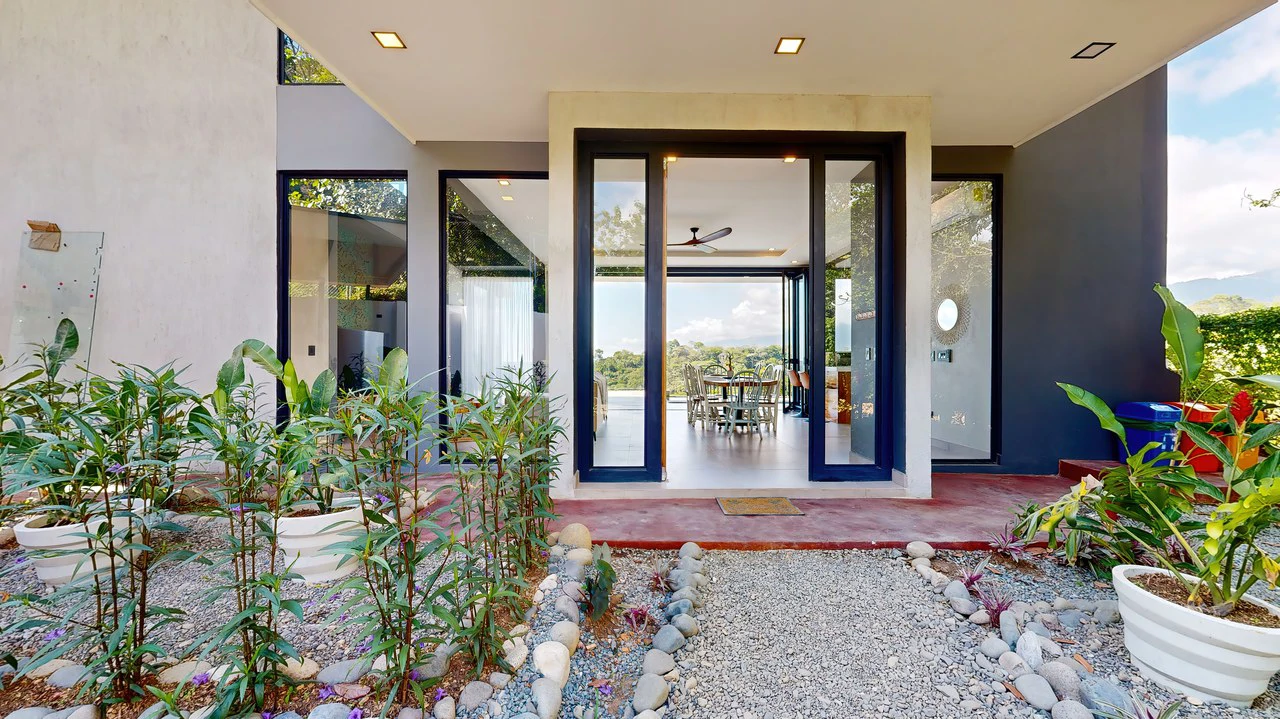 LUXURY PROPERTY WITH STUNNING OCEAN VIEWS IN UVITA, COSTA RICA. A GREAT INVESTMENT!: Mountain House For Sale in Uvita - Gallery image 12