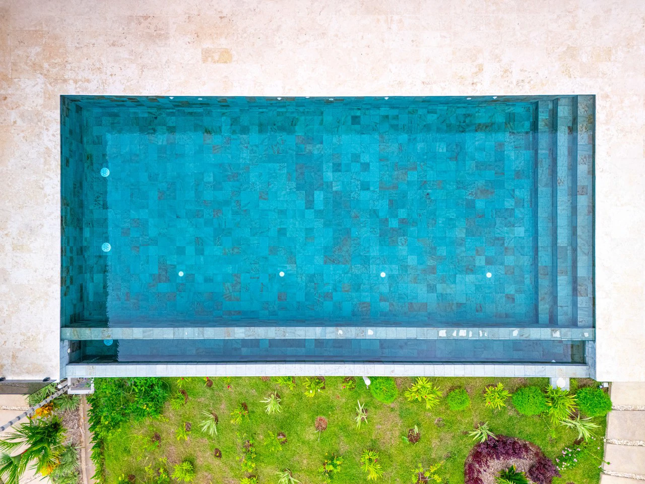 Lion's Gate Sunset Estate - Gallery image 17