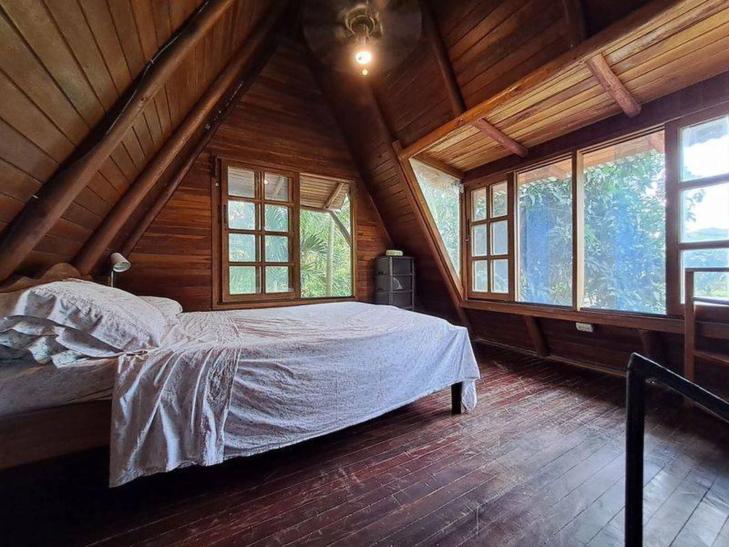 Casa Verde Norouz: Renovated 2-Bedroom Home with Independent Guest Cottage Just 3 Minutes from Sámara - Gallery image 36