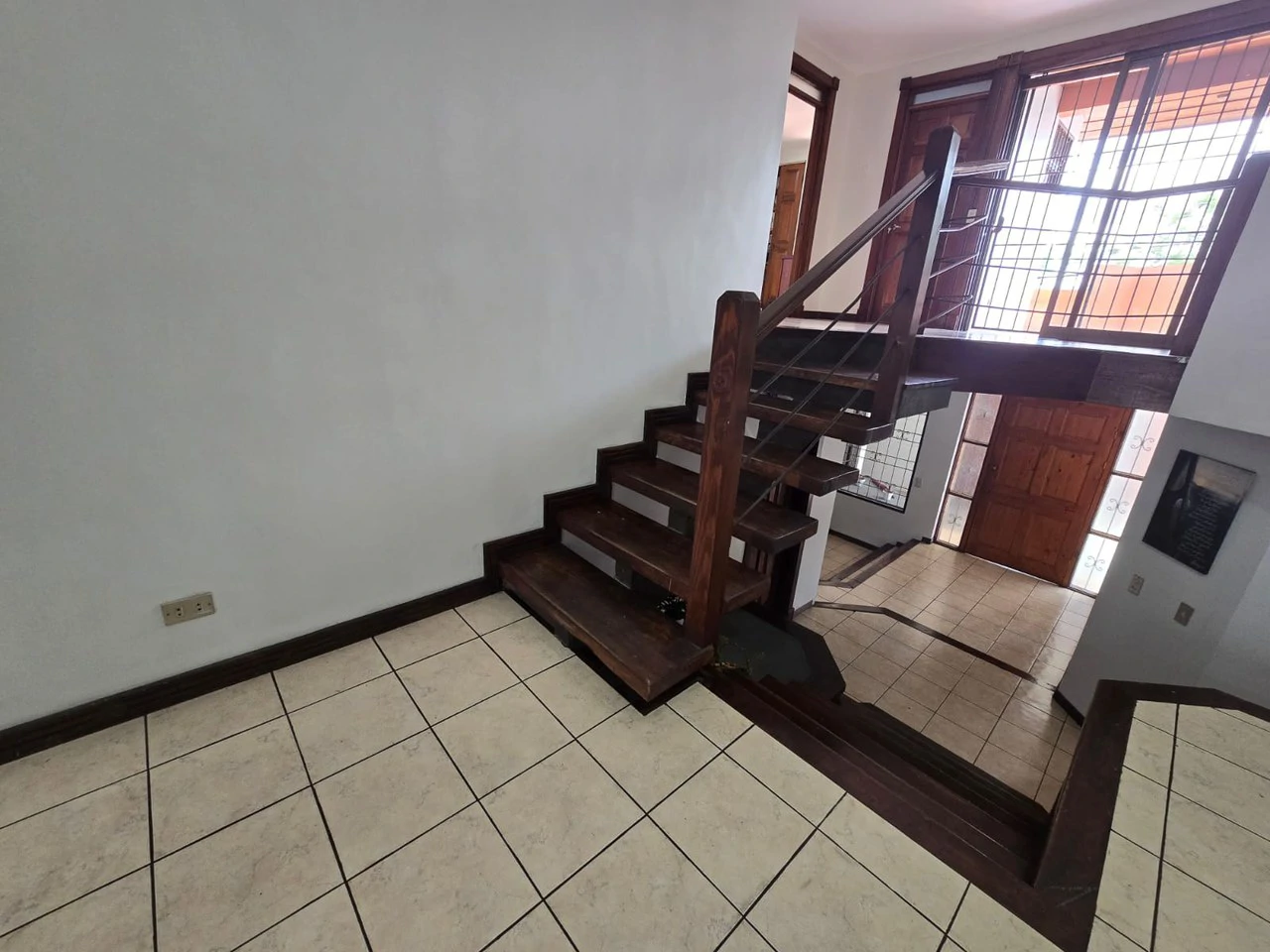 LARGE HOUSE FOR SALE IN MERCEDES NORTE, HEREDIA - Gallery image 8