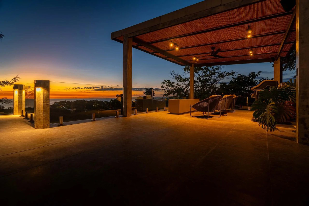 Casa Moon Diablo: Iconic Ocean View Luxury Estate with Infinity Pool, Rooftop Patio, Gym & Sauna in Manuel Antonio - Gallery image 14
