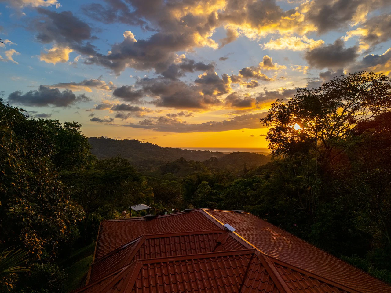 Villa Allamanda: Privacy Galore, Ocean, Jungle and Mountain Views - Gallery image 13