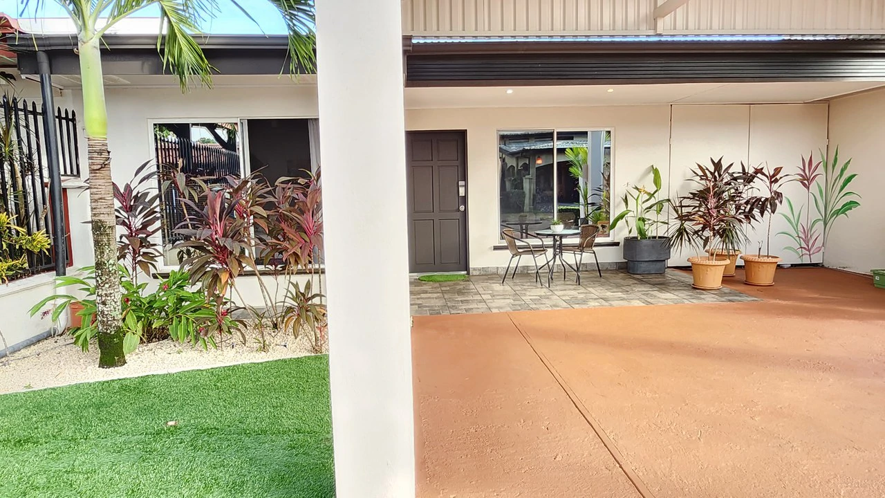 Artistic in Jaco- Quiet and Private 4br/2ba: Walk to the beach, stores, restaurants and the famous Jaco nightlife! - photo 3