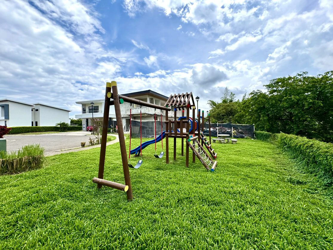 Home Construction Site For Sale in Guachipelín - Gallery image 13