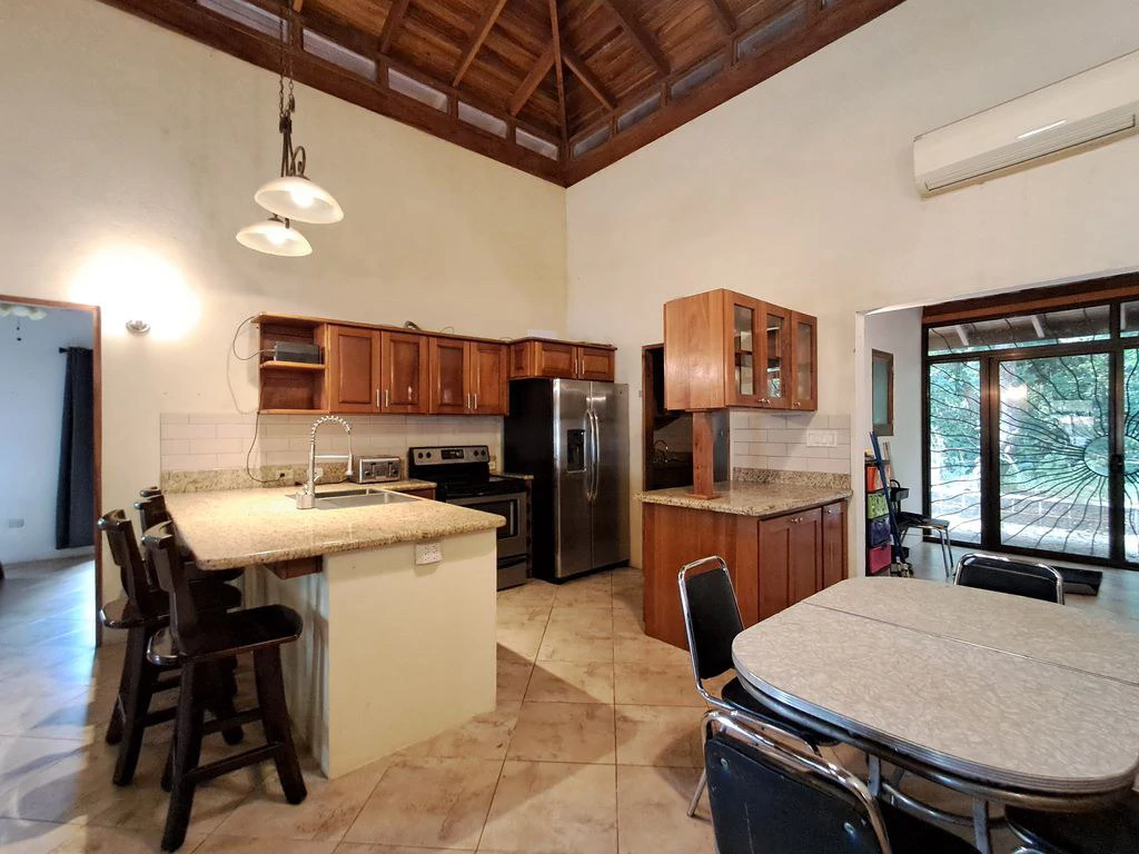 Casa Mariola: PRICE REDUCTION | Colonial Charm Meets Tropical Living in Samara Woods - Gallery image 11
