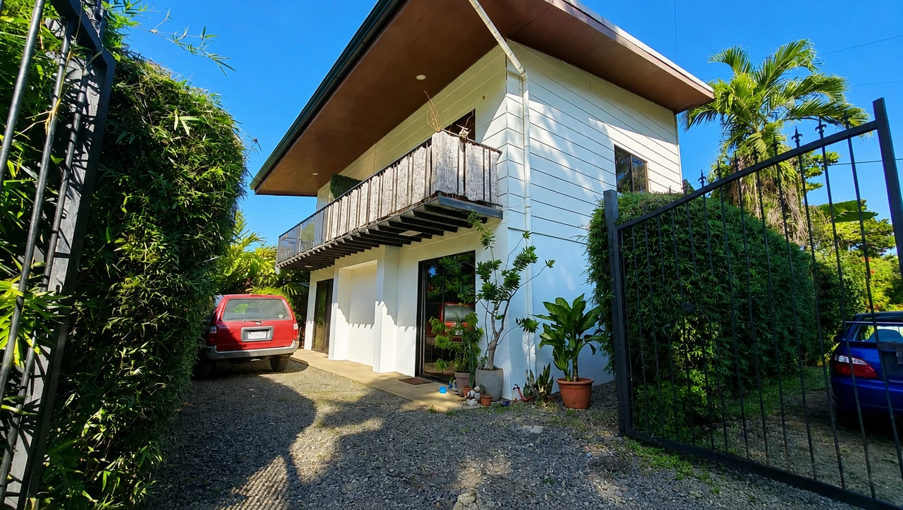 Near the Coast Multiplex For Sale in Uvita