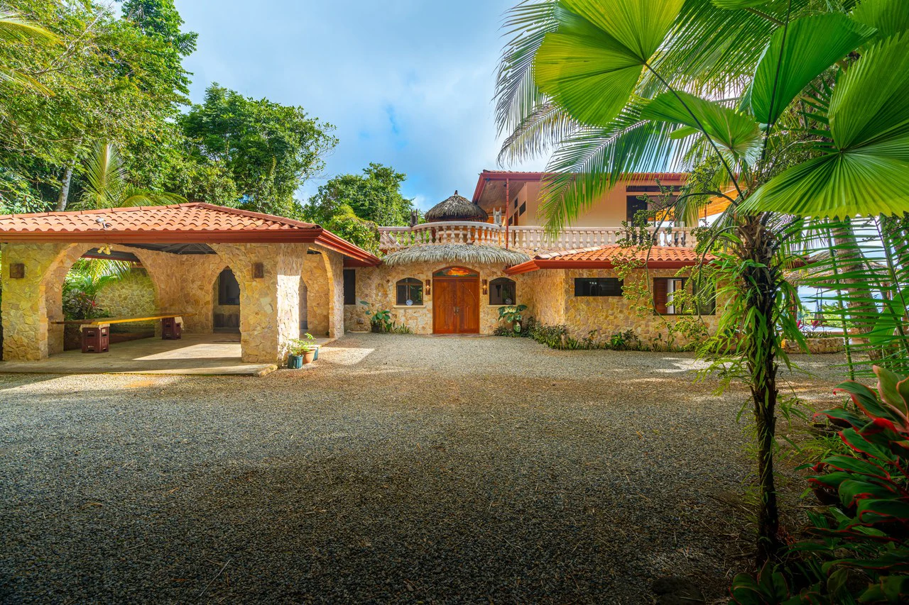 Mountain House For Sale in Escaleras - Gallery image 46
