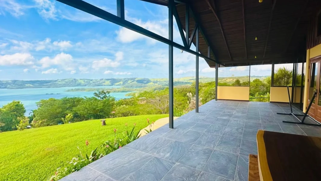 Pura Vida Costa Rica: Lake and Volcano view home, Garage and Guest Apartment - Gallery image 8