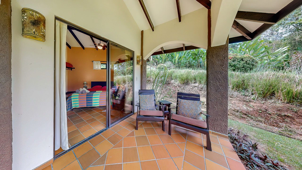 A TRANQUIL HAVEN: PRIME INVESTMENT OPPORTUNITY IN UVITA'S LUSH RIVER ENCLAVE: Mountain Hotel/Resort/Hostel For Sale in Uvita - Gallery image 5