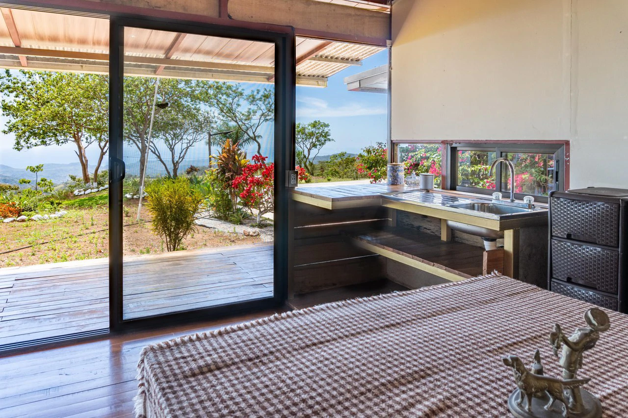 Casa Asia: Sweeping Ocean Views with All Solar Power - photo 14