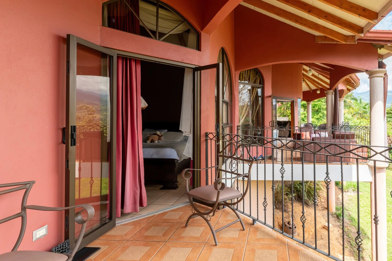Spacious 5-Bedroom Colonial Home with 4 Bathrooms | La Bonita, Rivas - Gallery image 6