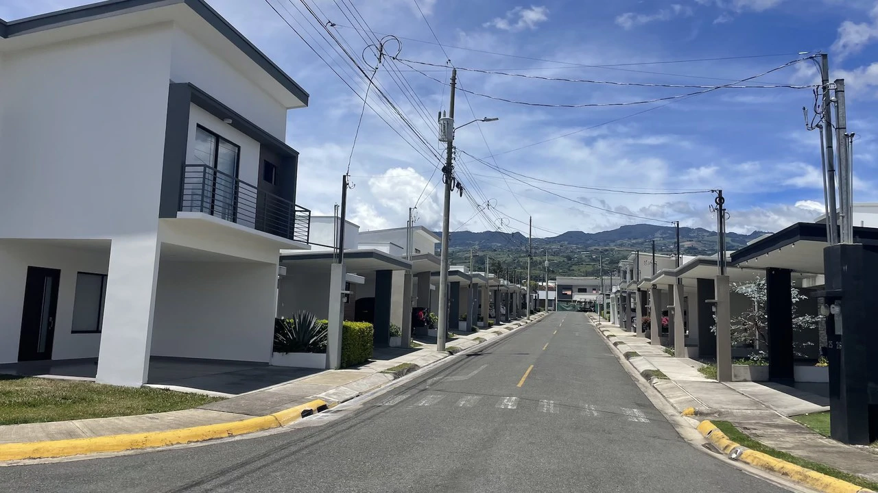 Casa en San Rafael, Oreamunio, Cartago Costa Rica: ✨ Home in El Olivo Condominium – San Rafael de Oreamuno, Cartago ✨ - Gallery image 2